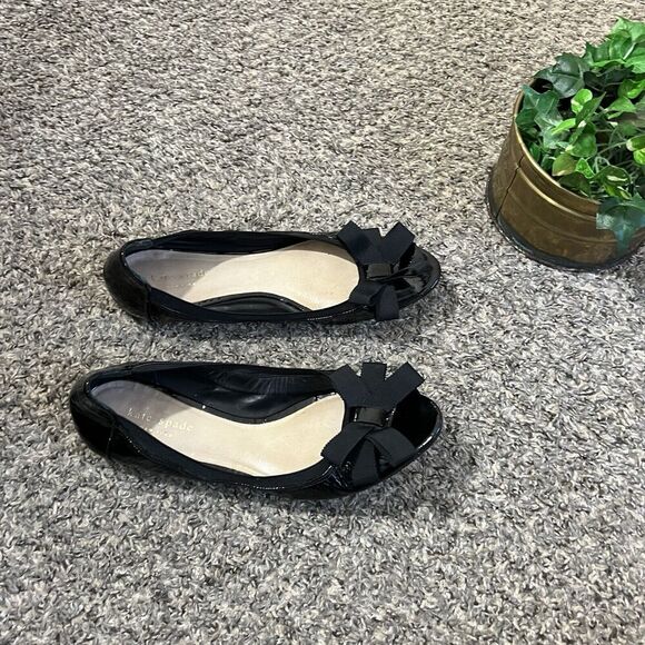 Kate Spade New York Black Peep Toe Ballet Flats Shoes Size 8.5 Patent Leather - Picture 2 of 8